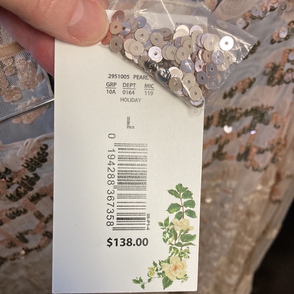 Chelsea & Violet NWT Women’s Top Size Large Taupe with Copper color Sequins - Picture 5 of 13